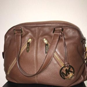 🔴 Michael Kors purse